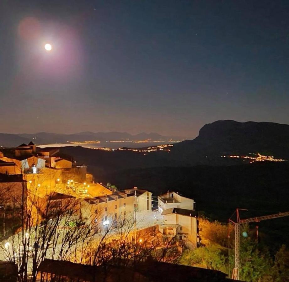 Agriturismo Ai Monaci Montano Antilia Eksteriør bilde