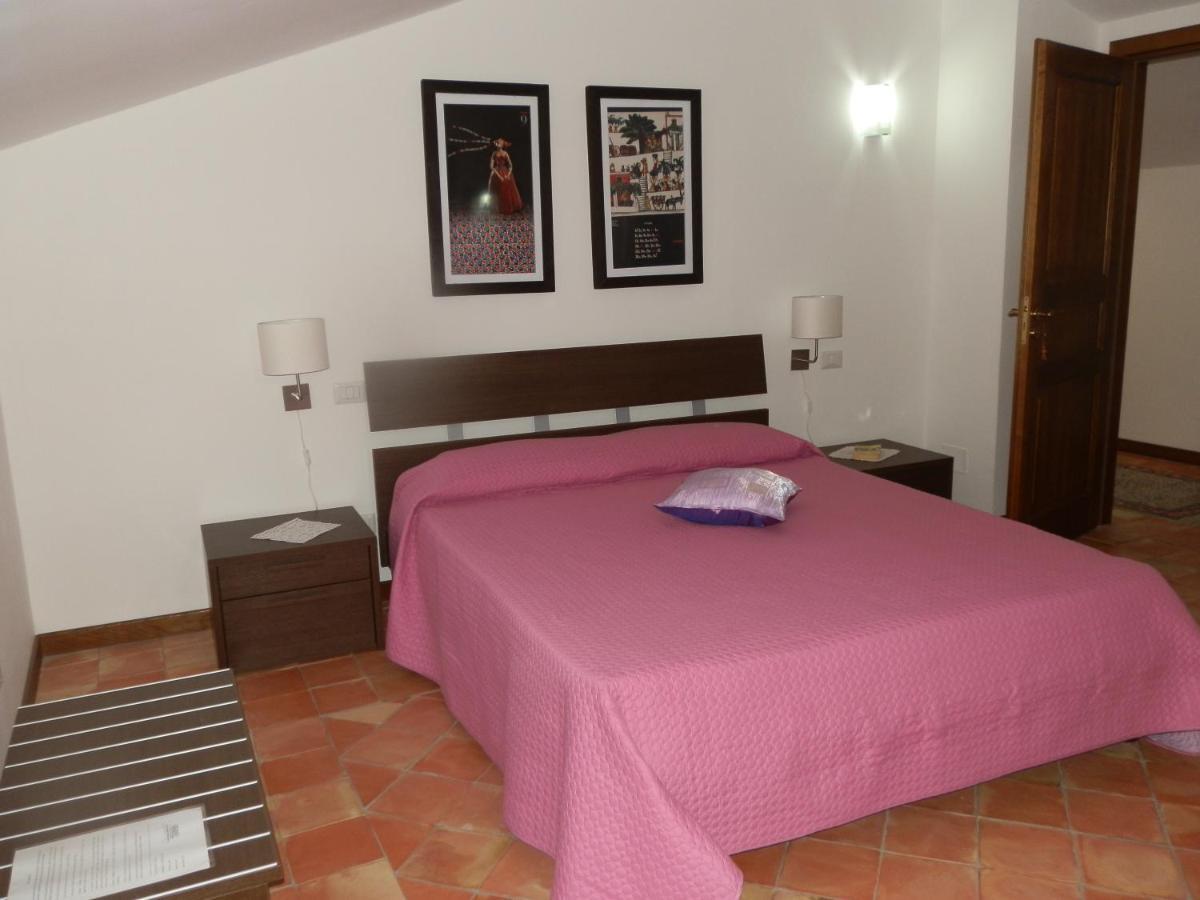 Agriturismo Ai Monaci Montano Antilia Eksteriør bilde